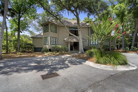4795 Tennis Club Lane