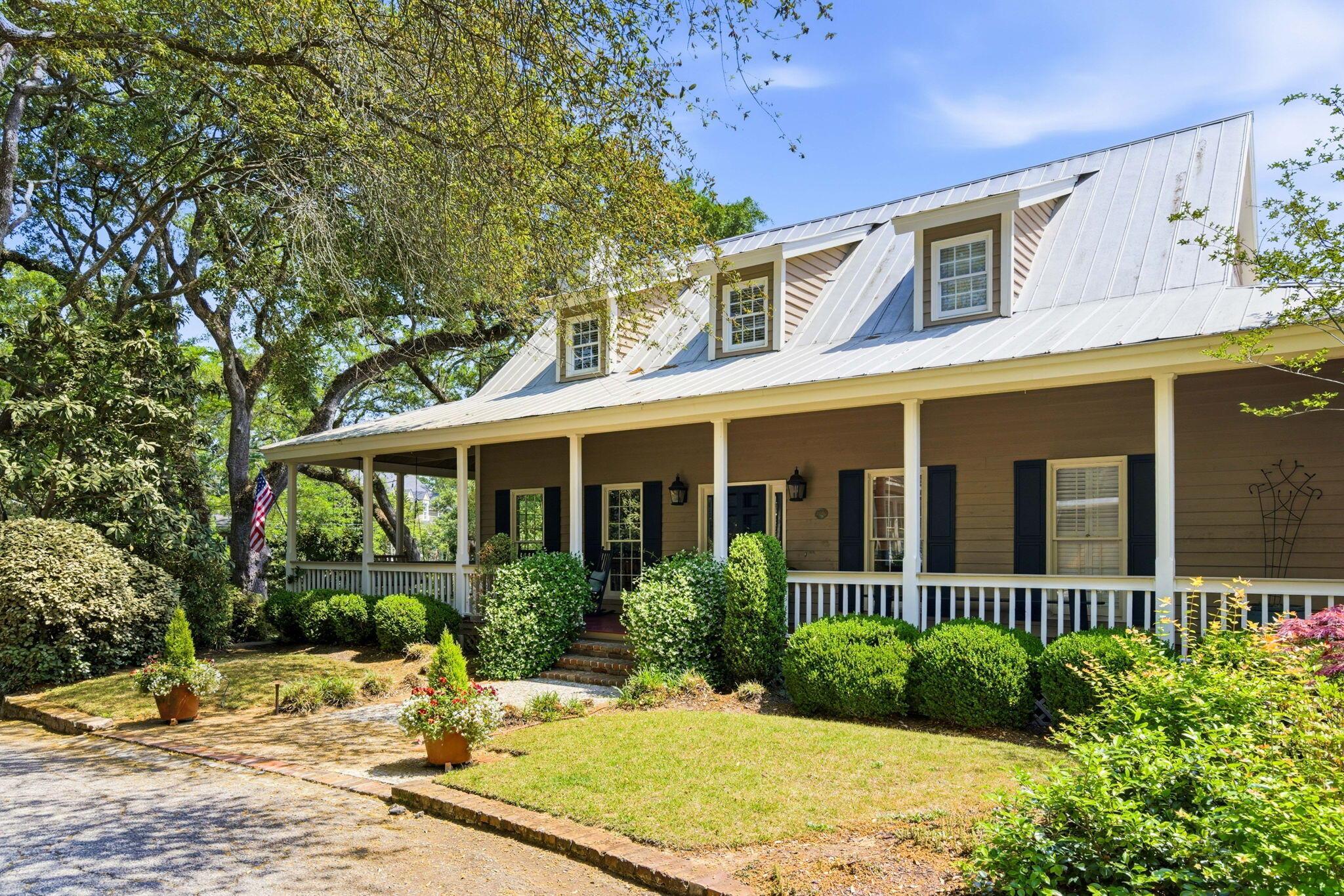 Image 2: Front of Home