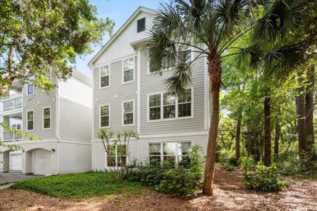 60 Fenwick Hall Allee