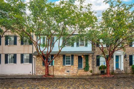 34 N Adgers Wharf