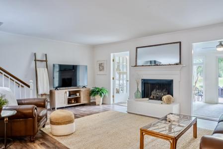 1705 Ventura Place
