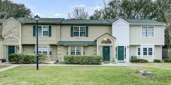 2064 Emerald Terrace