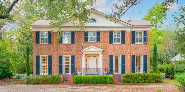 124 Folly Road Boulevard, Charleston SC 29407