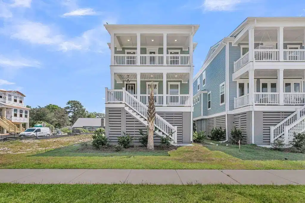 Image 1: Exterior Front 1