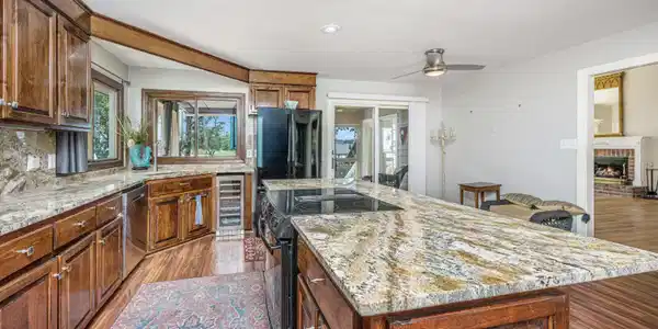Image 2: 8727MiddletonPointLn017