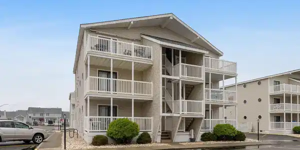 261 Seabreeze Court