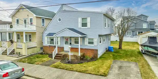 132 W Aster Road