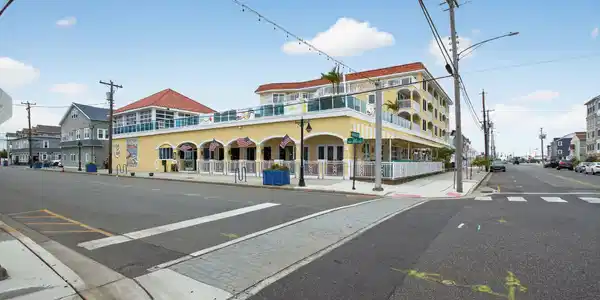 106 W Spruce Avenue
