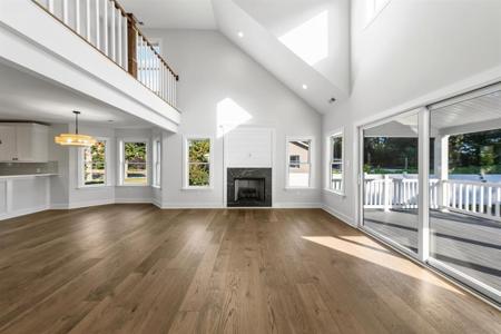 209 W Pacific B East side Avenue