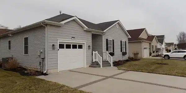 35 Wynndemere Court