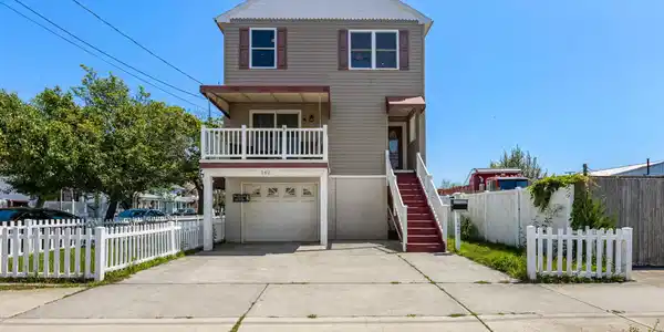142 W Montgomery Avenue