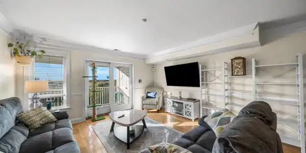 4102 Seaboard Circle