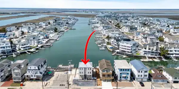 2290 Ocean Drive