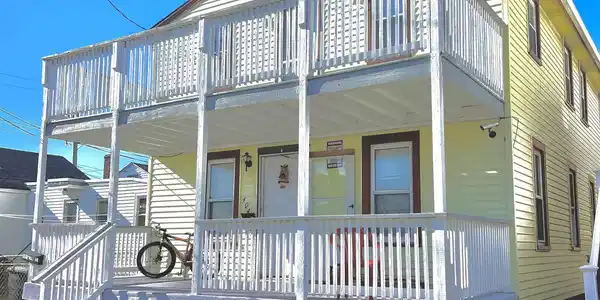 404 W Maple Avenue