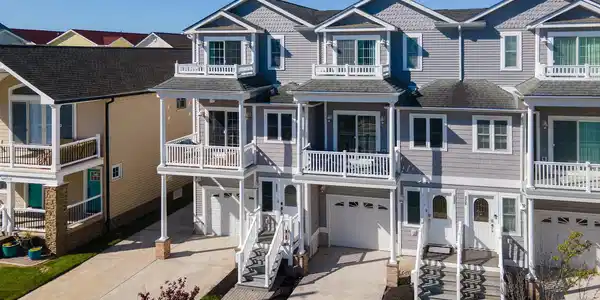 300 E 24th Avenue