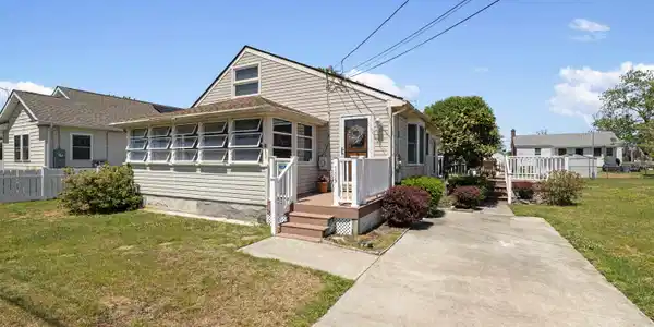 109 W Atlantic Avenue