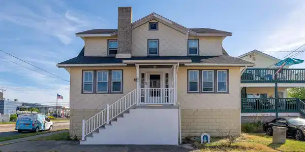400 W Pine Avenue