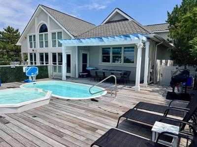 300 Pinetree Drive