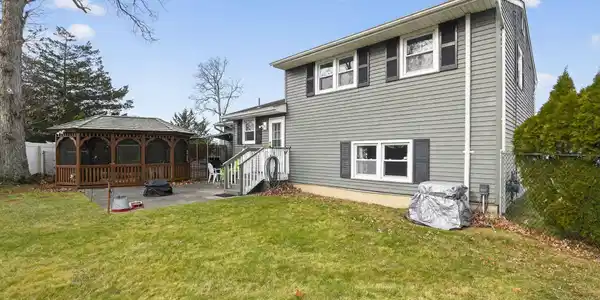 200 Willow Drive