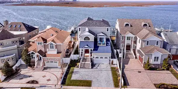 510 West Shore Drive