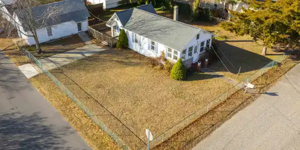 524 E Jacksonville Avenue
