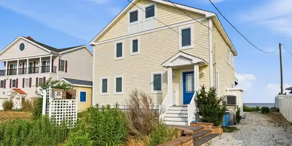 123 Beach Avenue