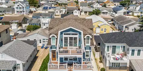 213 E Denver Avenue