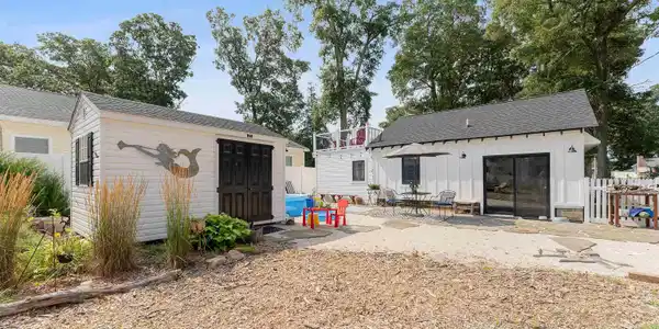 18 Rose Lane