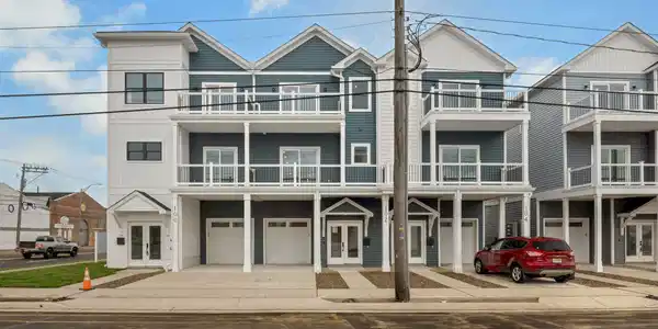 108 W Spicer Avenue