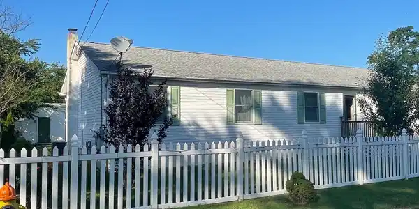 21 Locust Road