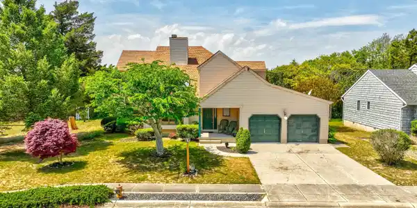 2 Newport Drive