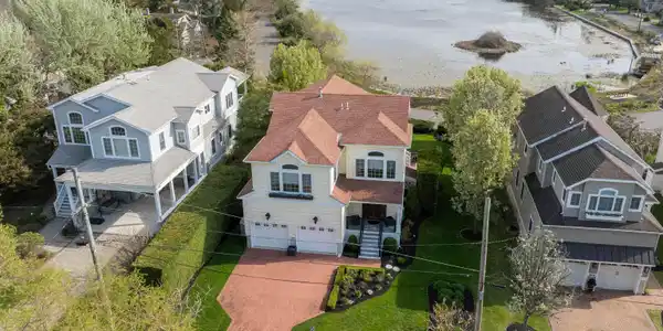 405 Cambridge Avenue