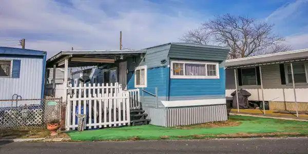 3 Yerkes Avenue