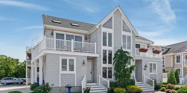 7899 Sunset Drive