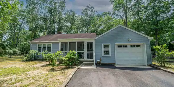 5 Acorn Lane