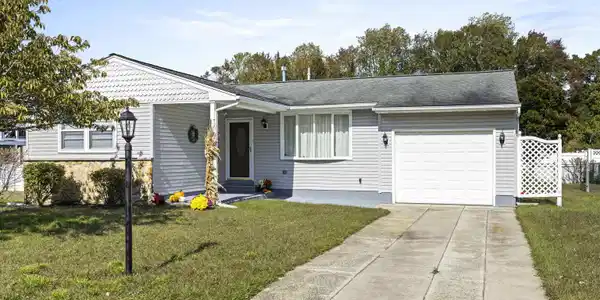 105 Pontaxit Avenue