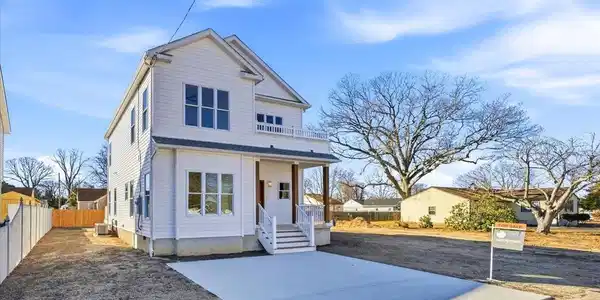 116 W Wilde Avenue