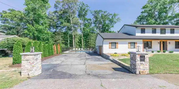 1152 Golf Club Road