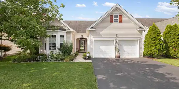 5 Glen Cove Court