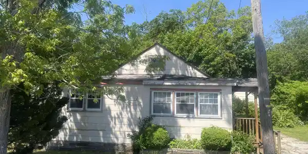 204 School House Lane