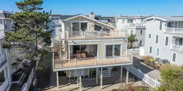 83 E 13th Street