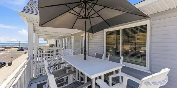 Image 2: 2nd Floor Deck