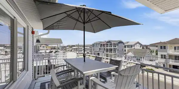 Image 3: 2nd Floor Deck