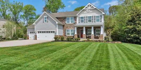 18 Seagrove Avenue