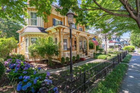 645 Hughes Street
