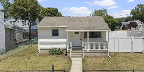 425 Desoto Avenue