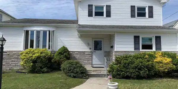 226 W Walnut Avenue