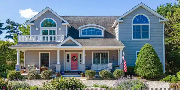 512 Mistletoe Road