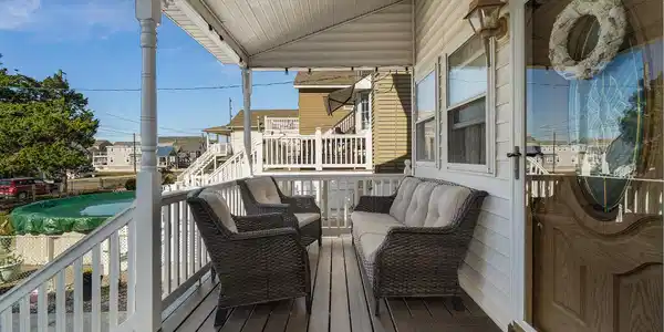 223 W 19TH Avenue