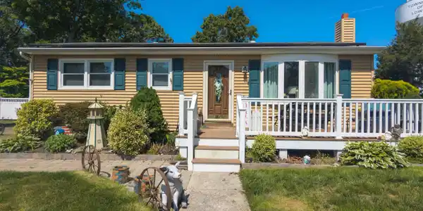 104 Briarwood Drive